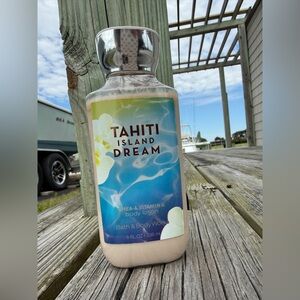 Bath & Body Works Tahiti Island Dream Lotion - Blue, White